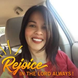 Meet your Posher, Loyda